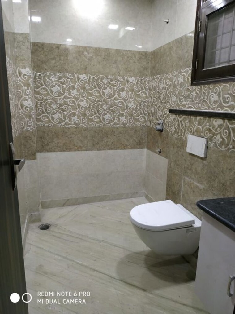 Bathroom, unitech-heritage-city 3 Bedroom 1940 Sq.Ft. Apartment In Sector 25 Gurgaon 10370072