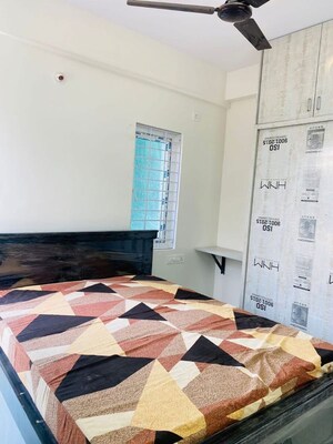 Bedroom in 3 BHK Builder Floor at Kondapur – for Rent