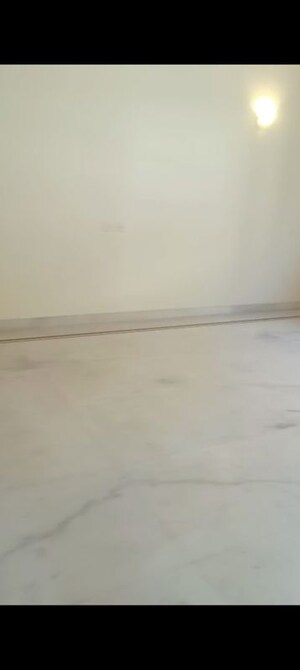 Room in 3 BHK Builder Floor at Palam Vihar Residents Association, Palam Vihar – for Rent