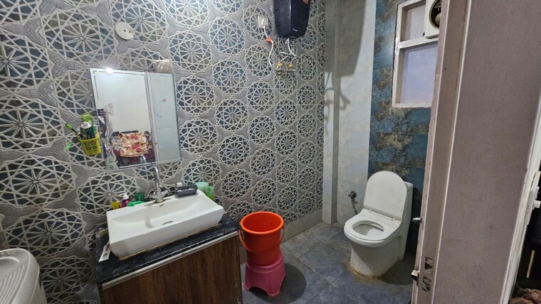 Bathroom, dharam colony 3 Bedroom 2100 Sq.Ft. Builder Floor In Dharam Colony Gurgaon 10370101