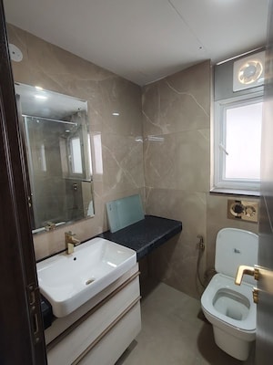 Bathroom in 3 BHK Builder Floor at Smart World Orchard, Sector 61 – for Rent