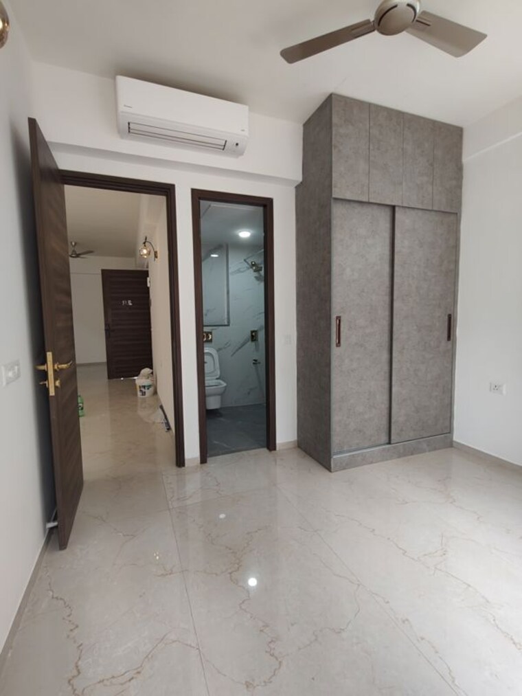 Room, smart-world-orchard 3 Bedroom 1300 Sq.Ft. Builder Floor In Sector 61 Gurgaon 10370137