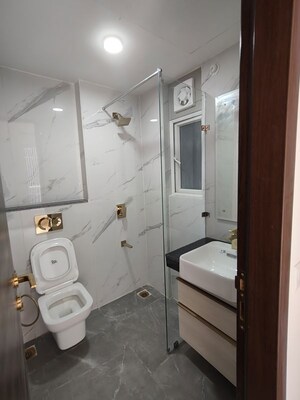 Bathroom in 3 BHK Builder Floor at Smart World Orchard, Sector 61 – for Rent