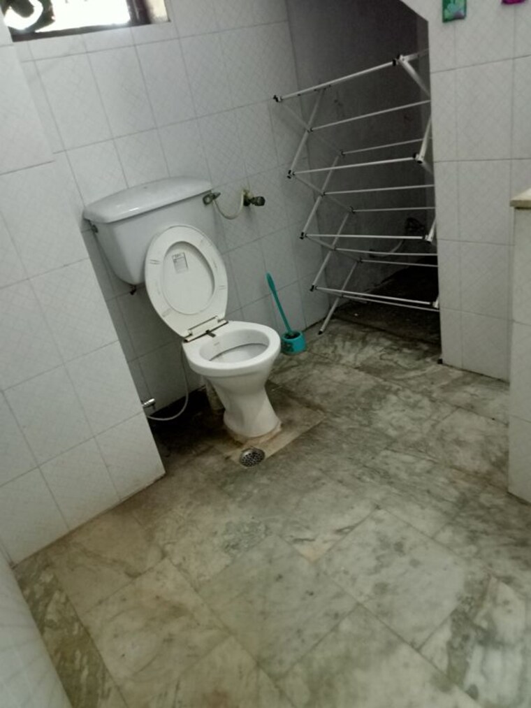 Bathroom, aliganj 1 RK 1120 Sq.Ft. Villa In Aliganj Lucknow 10370146
