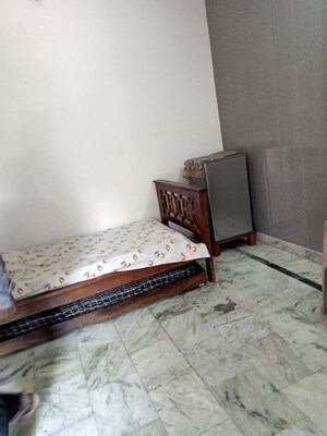 Bedroom in 1 RK Villa at Aliganj – for Rent