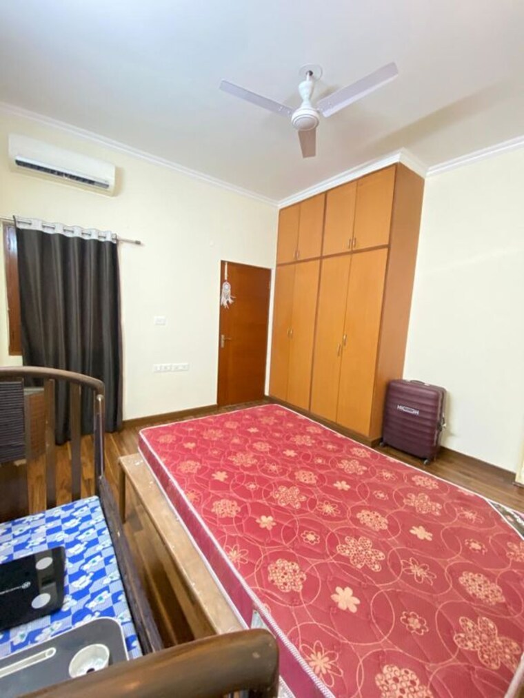 Bedroom, palam-vihar-residents-association 3 Bedroom 2170 Sq.Ft. Builder Floor In Palam Vihar Gurgaon 10370156