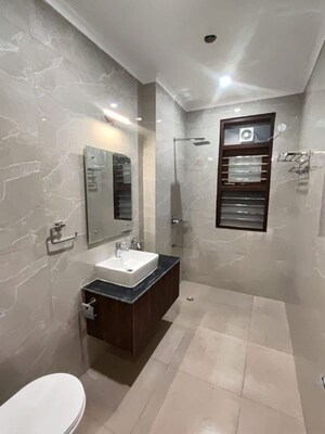 Team Area in 2 BHK Builder Floor at Sector 42 – for Rent