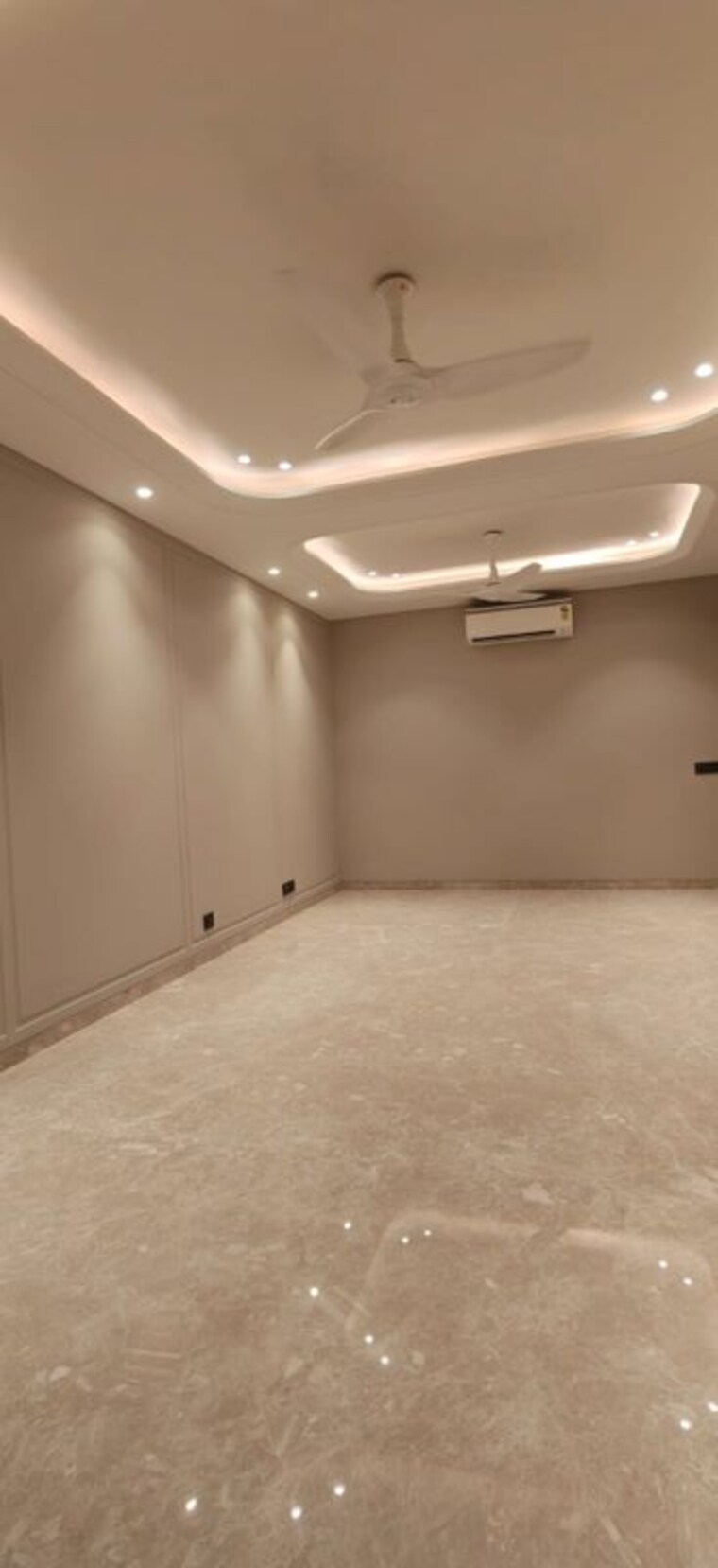Room, greater kailash i 3 Bedroom 2000 Sq.Ft. Builder Floor In Greater Kailash I Delhi 10370217