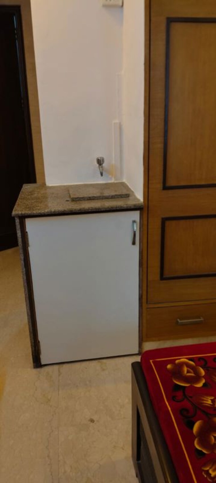 Room, greater kailash i 1 RK 400 Sq.Ft. Builder Floor In Greater Kailash I Delhi 10370215