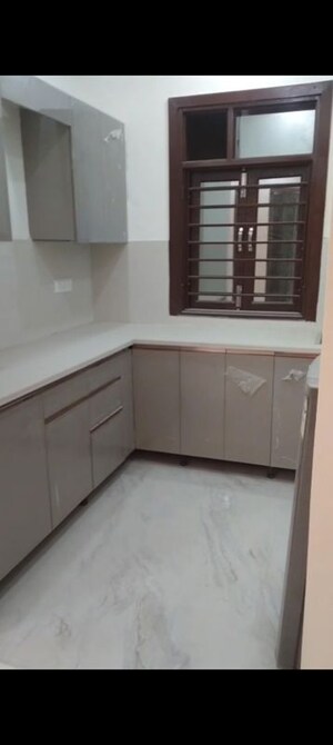 Kitchen in 2.5 BHK Apartment at Sai Kunj New Palam  vihar, New Palam Vihar Phase 3 – for Rent