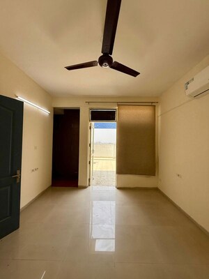 Room in 3 BHK Apartment at Sushma Elite Cross, Dhakoli – for Rent