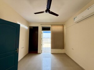 Room in 3 BHK Apartment at Sushma Elite Cross, Dhakoli – for Rent