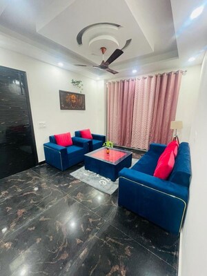 Team Area in 3 BHK Builder Floor at Patel Nagar – for Rent