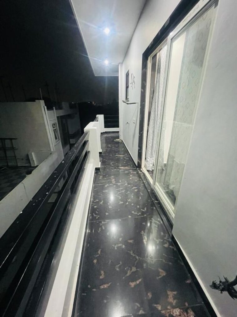 Balcony, patel nagar 3 Bedroom 1800 Sq.Ft. Builder Floor In Patel Nagar Gurgaon 10370288