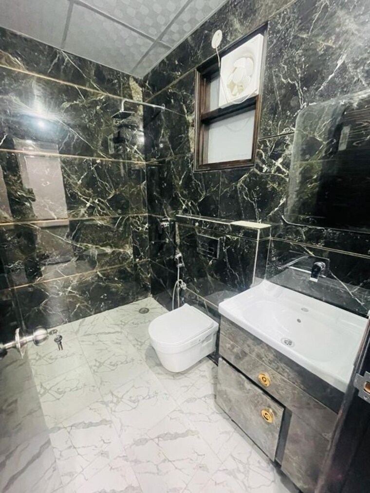 Team Area, patel nagar 3 Bedroom 1800 Sq.Ft. Builder Floor In Patel Nagar Gurgaon 10370288