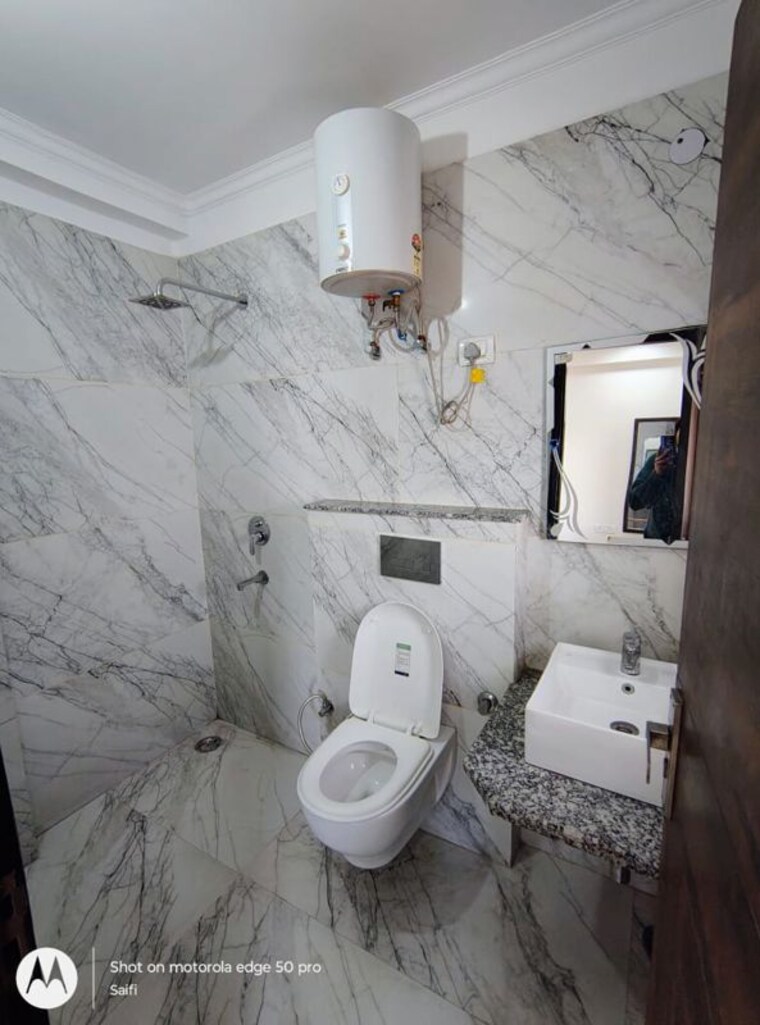 Bathroom, ardee-city 2 Bedroom 1500 Sq.Ft. Builder Floor In Sector 52 Gurgaon 10370308