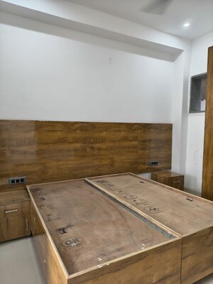 Room in 1 RK Builder Floor at Sector 22 – for Rent