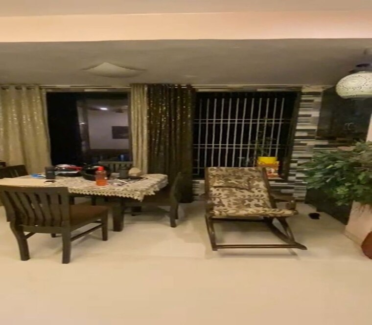 Living Room, dadar east 1.5 Bedroom 600 Sq.Ft. Apartment In Dadar East Mumbai 10370318