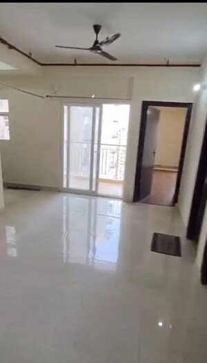 Room in 3 BHK Apartment at Amrapali Enchante, Tech Zone 4 Greater Noida – for Sale