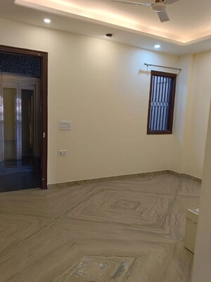 Room in 2 BHK Builder Floor at Lajpat Nagar 4 – for Rent
