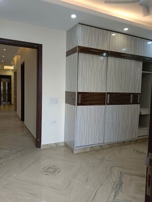 Room in 2 BHK Builder Floor at Lajpat Nagar 4 – for Rent