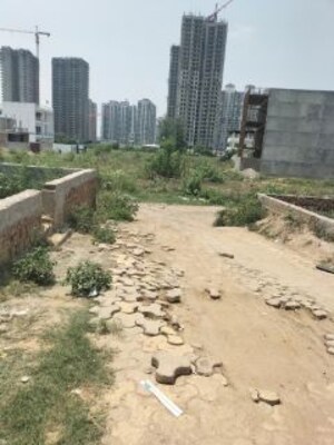 Plot Area in  Plot at Mahagun Mantra I, Sector 10 Greater Noida – for Sale