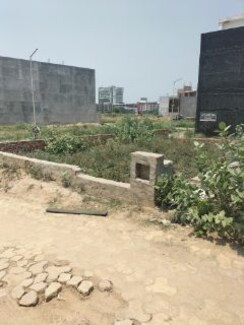 Plot For Sale in Mahagun Mantra I