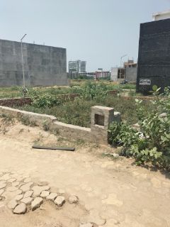Plot For Sale in Mahagun Mantra I