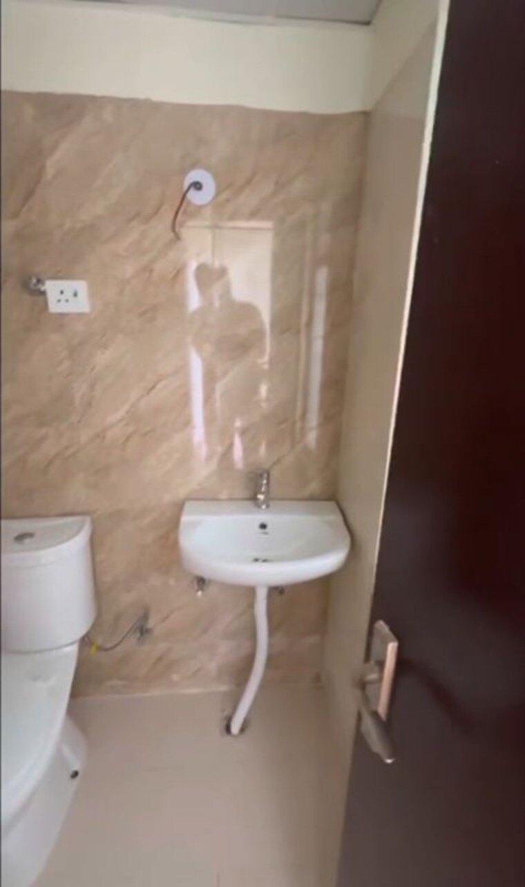 Bathroom, amrapali-enchante 2 Bedroom 850 Sq.Ft. Apartment In Tech Zone 4 Greater Noida Greater Noida 9932116