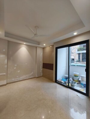 Room in 3 BHK Builder Floor at Chittaranjan Park – for Sale