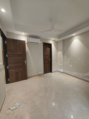 Room in 3 BHK Builder Floor at Chittaranjan Park – for Sale