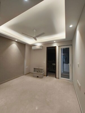 Room in 3 BHK Builder Floor at Chittaranjan Park – for Sale
