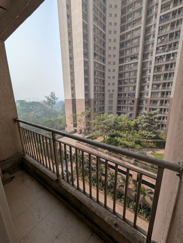 Balcony, indiabulls-greens 3 Bedroom 1003 Sq.Ft. Apartment In New Panvel Navi Mumbai 10370419