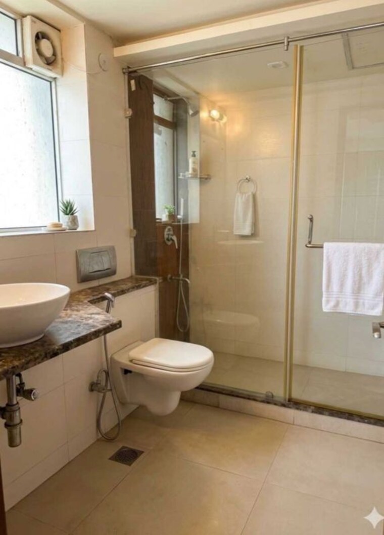 Bathroom, parsvnath-exotica 3 Bedroom 2895 Sq.Ft. Apartment In Sector 53 Gurgaon 10370434