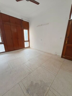 Room in 3 BHK Builder Floor at Kalkaji – for Rent