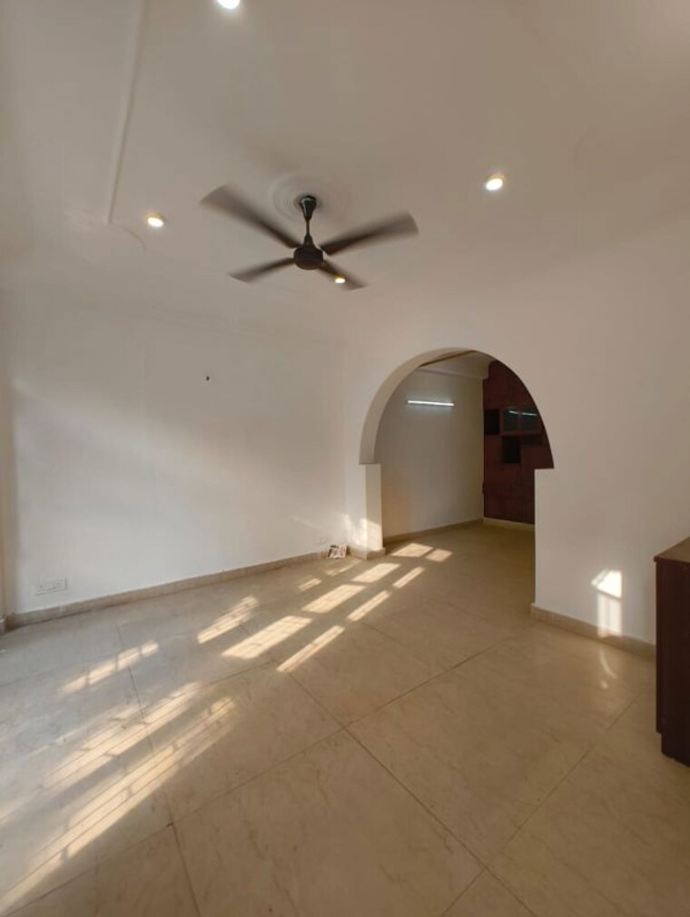 undefined, kalkaji 3 Bedroom 200 Sq.Yd. Builder Floor In Kalkaji Delhi 10370430