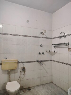 Bathroom in 2 BHK Independent House at Indira Nagar – for Rent