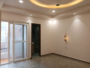 Room in 3 BHK Builder Floor at Rajouri Garden – for Rent