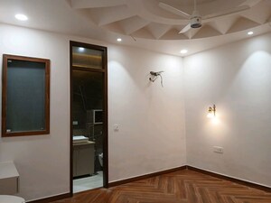 Room in 3 BHK Builder Floor at Rajouri Garden – for Rent