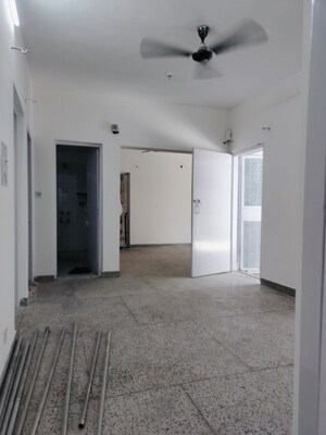 Room in 3 BHK Apartment at Vasant Kunj – for Rent
