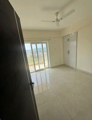 Room in 3 BHK Apartment at Eldeco Accolade, Sohna Sector 2 – for Rent