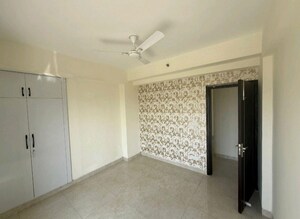 Room in 3 BHK Apartment at Eldeco Accolade, Sohna Sector 2 – for Rent