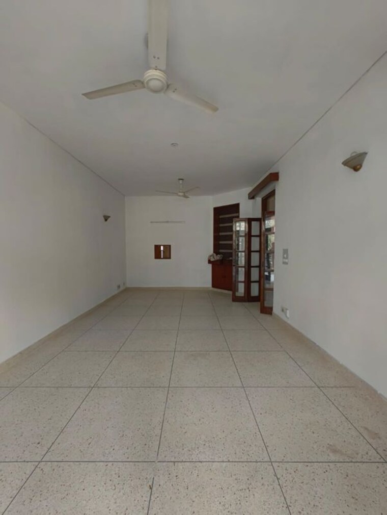 undefined, kalkaji 3 Bedroom 200 Sq.Yd. Builder Floor In Kalkaji Delhi 10370494