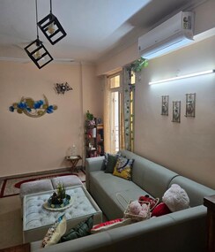 2 BHK Apartment For Rent in Jaypee Greens Kosmos