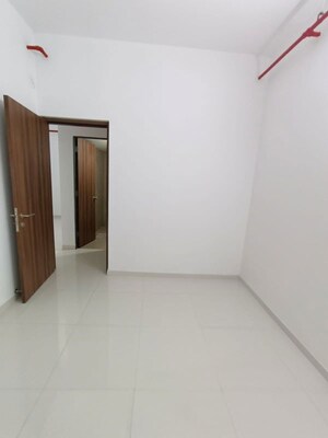 Room in 2 BHK Apartment at Runwal The Central Park, Chinchwad – for Rent