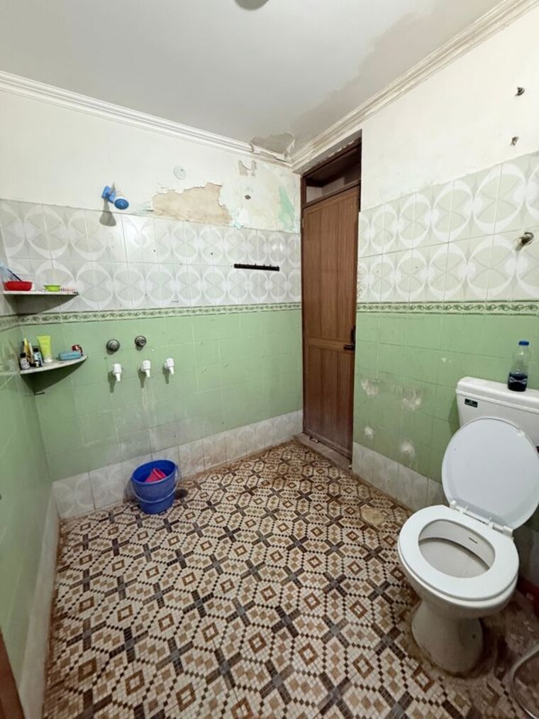 Bathroom, migsun-alpha-central 2 Bedroom 1500000 Sq.Ft. Apartment In Alpha Ii Greater Noida Greater Noida 10370495