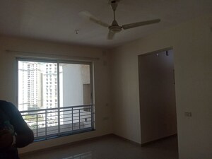 Room in 2 BHK Apartment at Blue Bell Hiranandani Estate, Ghodbunder Road – for Rent