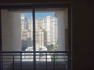 Room in 2 BHK Apartment at Blue Bell Hiranandani Estate, Ghodbunder Road – for Rent