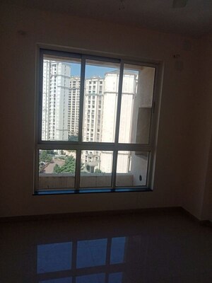 Room in 2 BHK Apartment at Blue Bell Hiranandani Estate, Ghodbunder Road – for Rent