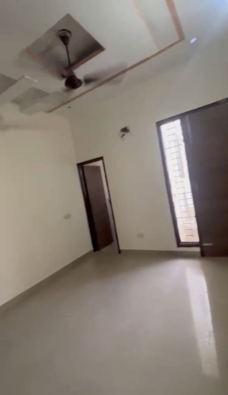 Room, preet colony 2 Bedroom 900 Sq.Ft. Builder Floor In Preet Colony Zirakpur 10370523
